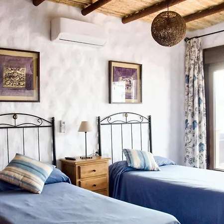 Comfortable House In With Shared Pool Holiday home
