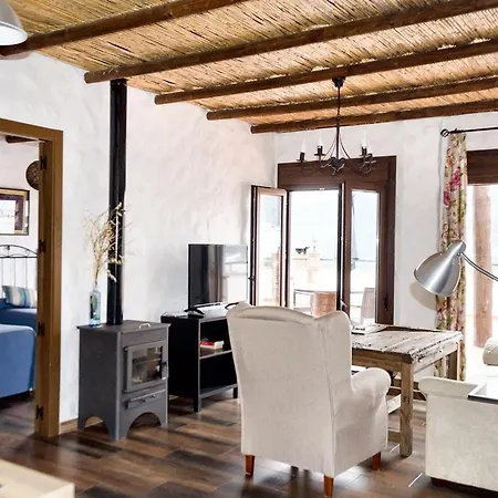 Comfortable House In With Shared Pool